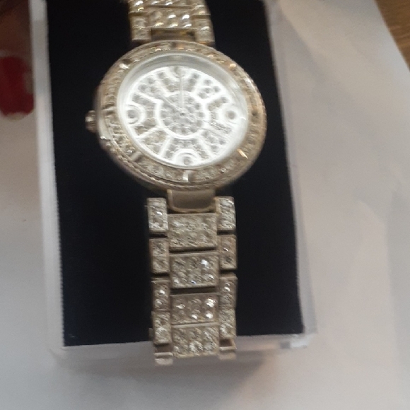 GENEVA MENS WATCH STAINLESS STEEL EMBELLISHED NWOT - Picture 1 of 8